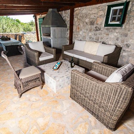 Private Cottage In Olive Grove With Heated Pool Vinišće Exterior foto