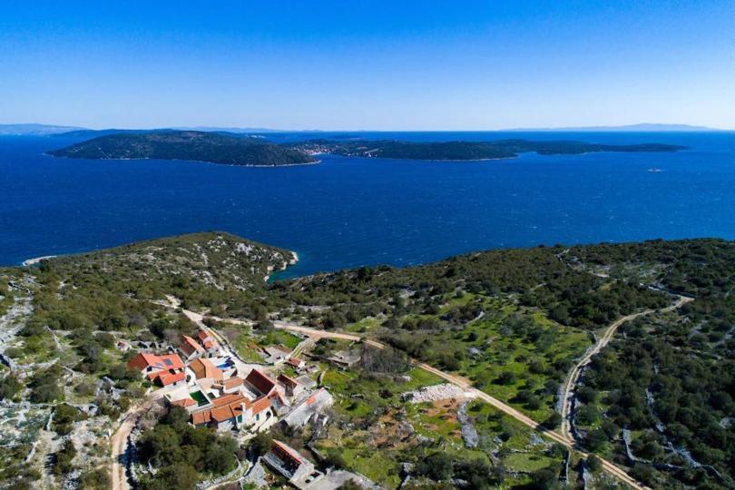 Private Cottage In Olive Grove With Heated Pool Vinišće Exterior foto